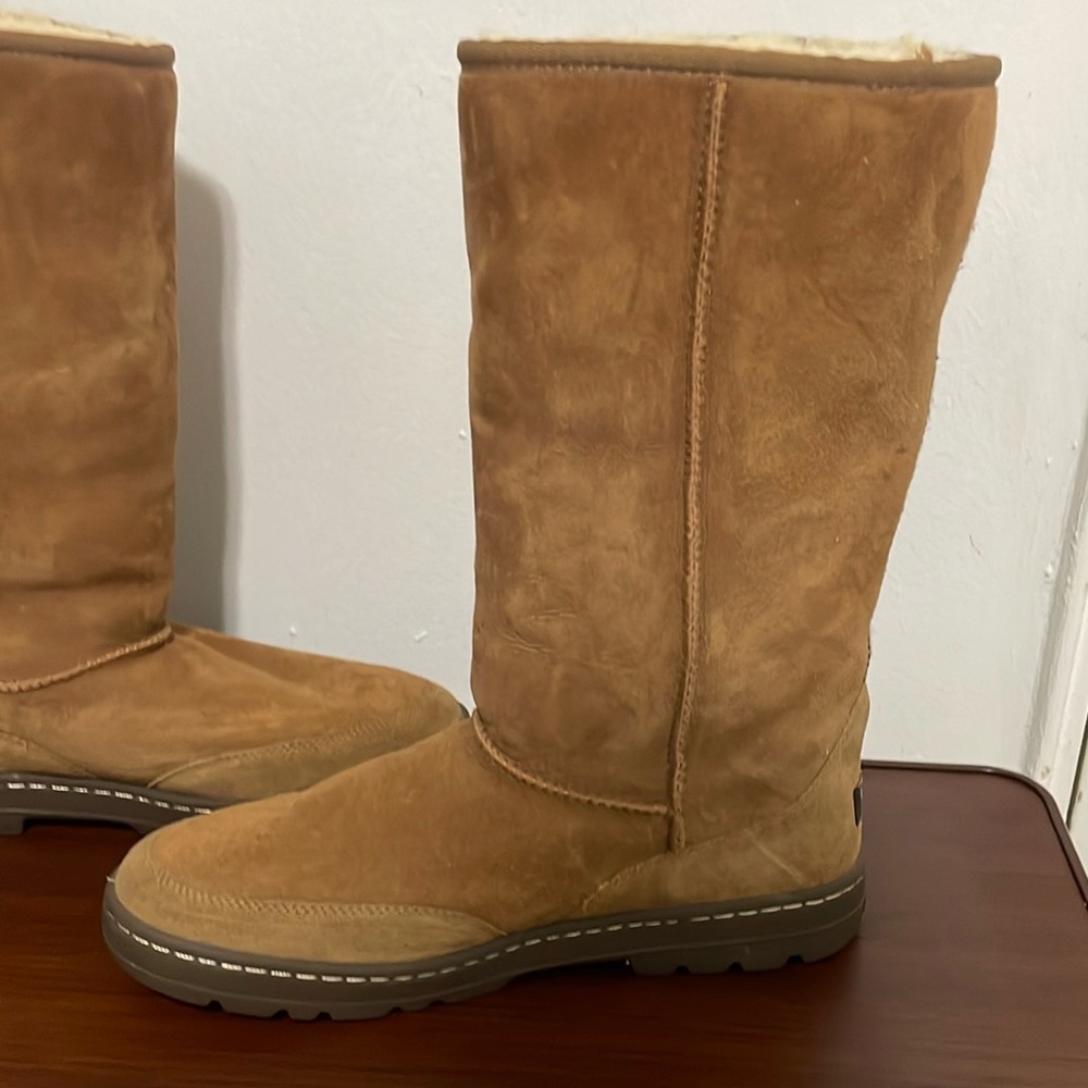 Ugg Sundance Boots - Picture 6 of 8
